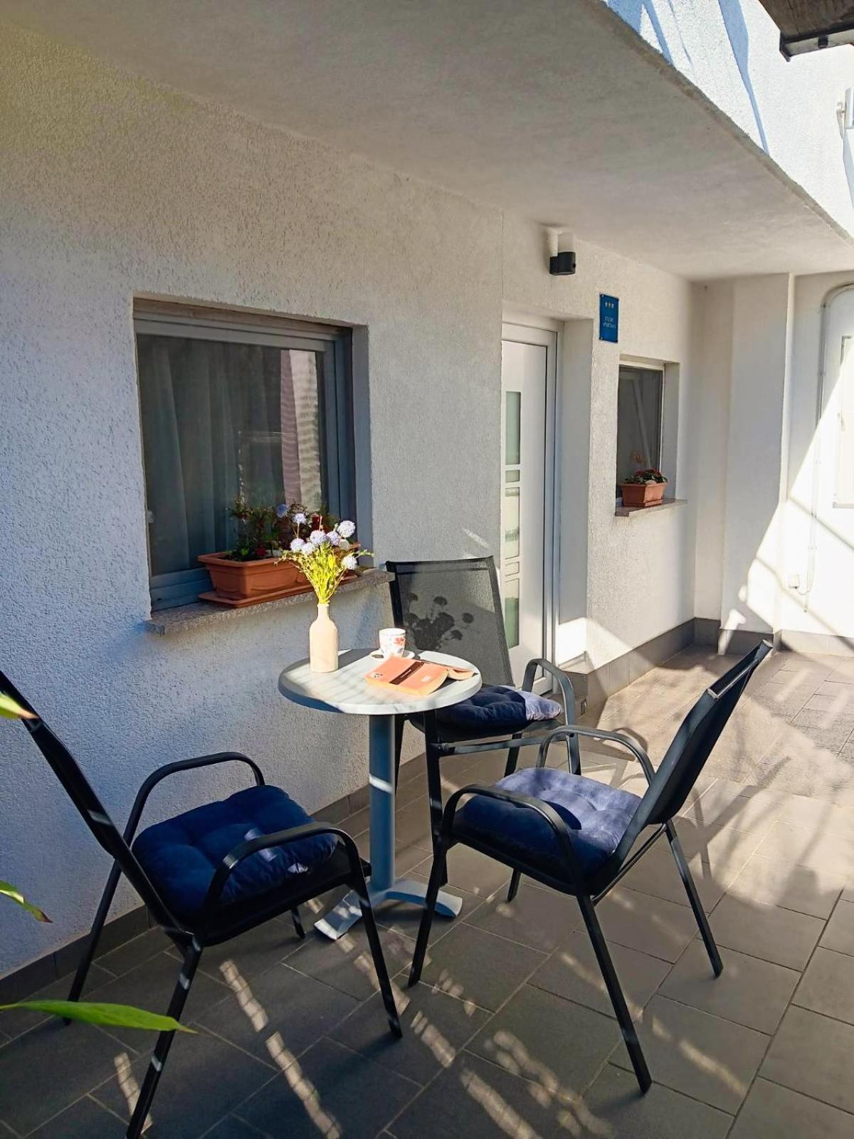 Apartman Sara Rovinj Exterior foto
